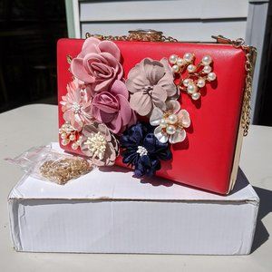 *NWT* RED FLORAL CLUTCH